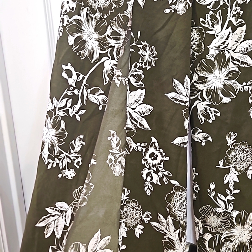 The Sang Olive Green & White Floral Front Slit Wide Leg Pants – Size Small - Picture 6 of 10